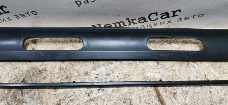 Молдинг крышки багажника Mercedes W124 1989 E260