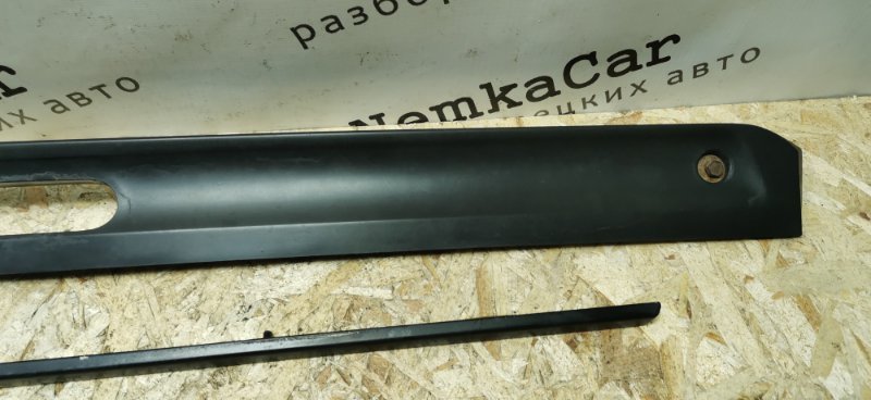 Молдинг крышки багажника Mercedes W124 1989 E260
