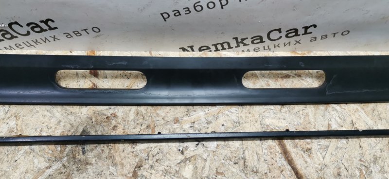Молдинг крышки багажника Mercedes W124 1989 E260