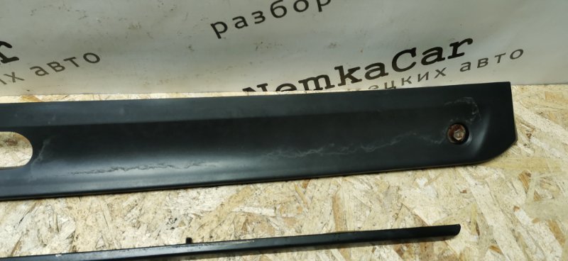 Молдинг крышки багажника Mercedes W124 1989 E260