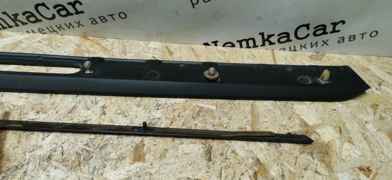 Молдинг крышки багажника Mercedes W124 1989 E260