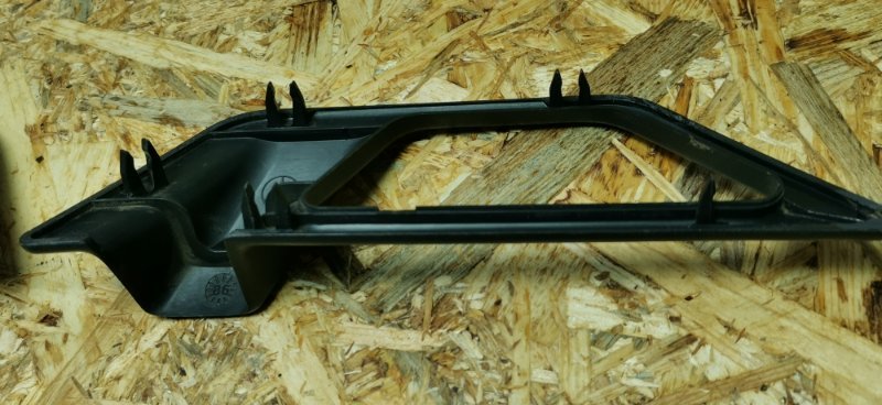 Рамка ручки двери внутренней Mercedes W124 1989 E260