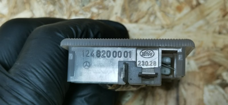 Плафон бардачка Mercedes W124 1989 E260
