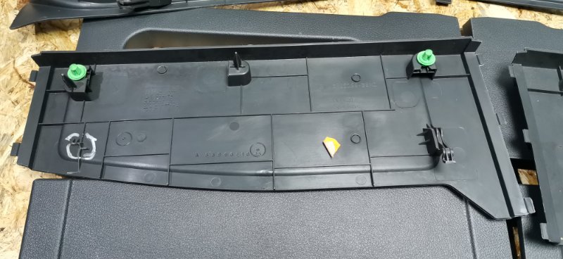 Облицовка короба сиденья Mercedes VIANO 2011 639 рест