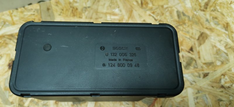 Компрессор центрального замка Mercedes W124 1993 W124T