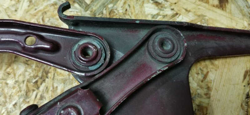 Петля капота Mercedes W124 1989 E260