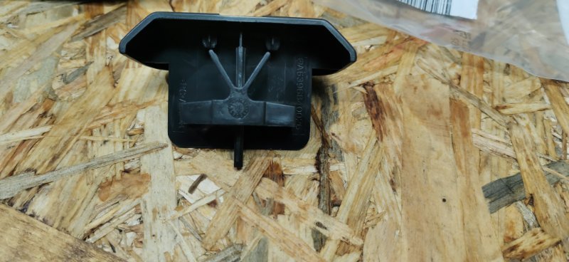 Крышка рельсы сиденья Mercedes VIANO 639
