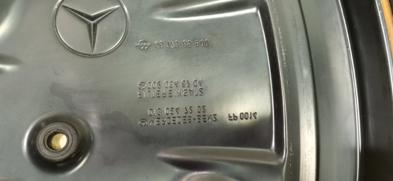 Крышка воздушного фильтра Mercedes W124 1989 E260