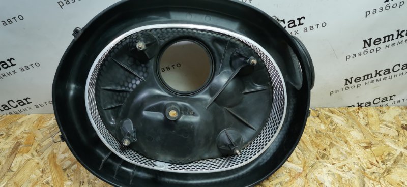 Корпус воздушного фильтра Mercedes W124 1989 E260