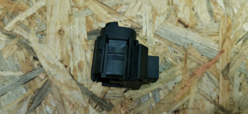 Кнопка кикдауна Mercedes W124 1994 Седан