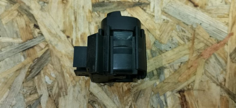 Кнопка кикдауна Mercedes W124 1994 Седан
