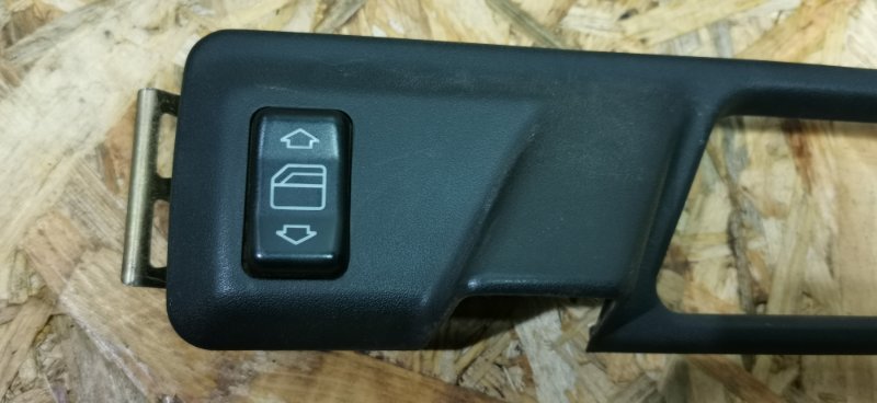Кнопка стеклоподъемника Mercedes W124 1995 E320