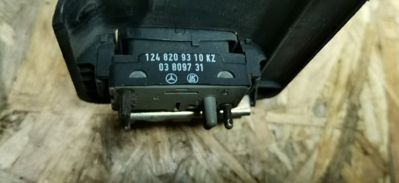 Кнопка стеклоподъемника Mercedes W124 1995 E320