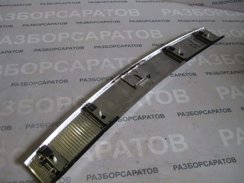 Обшивка багажника на заднюю панель хром Volkswagen Touareg 2006 Кроссовер