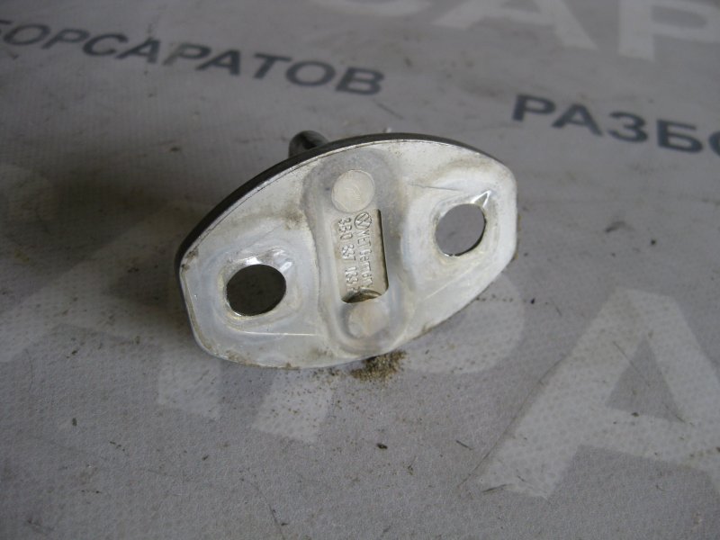 Ответная часть замка двери Volkswagen Touareg 2006 Кроссовер