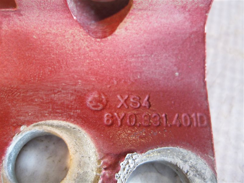 Петля двери верхняя Skoda Fabia 2007 универсал