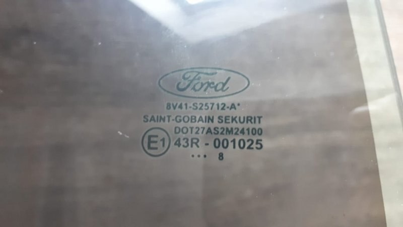 Стекло двери Ford Kuga 2008