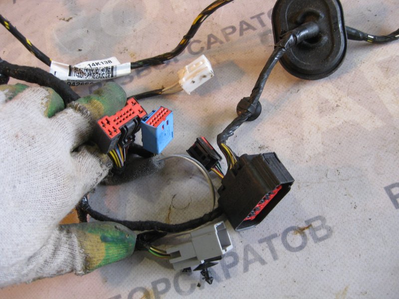 Проводка (коса) двери Ford Kuga 2009