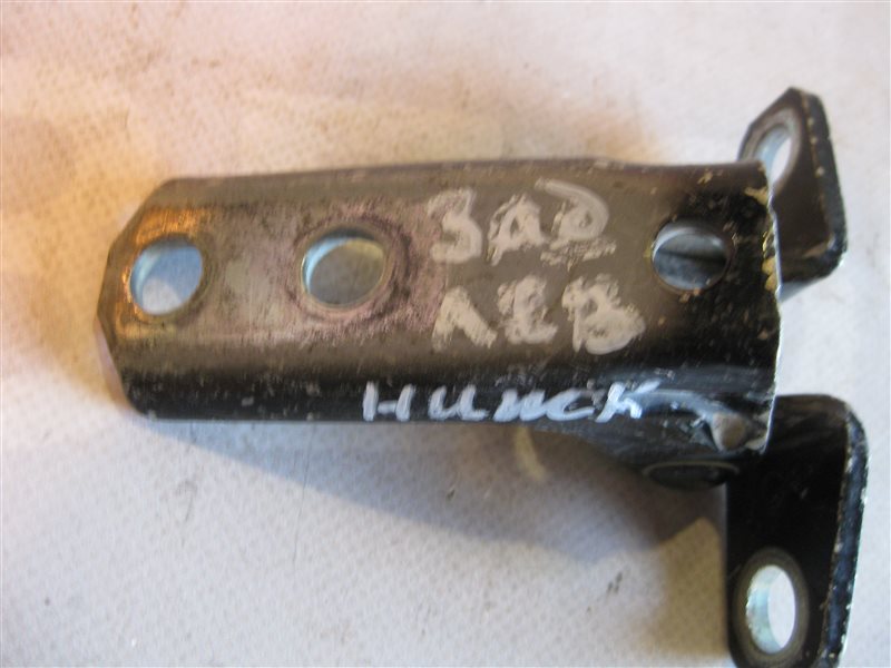 Петля двери нижняя Mitsubishi Lancer 10 2007 седан