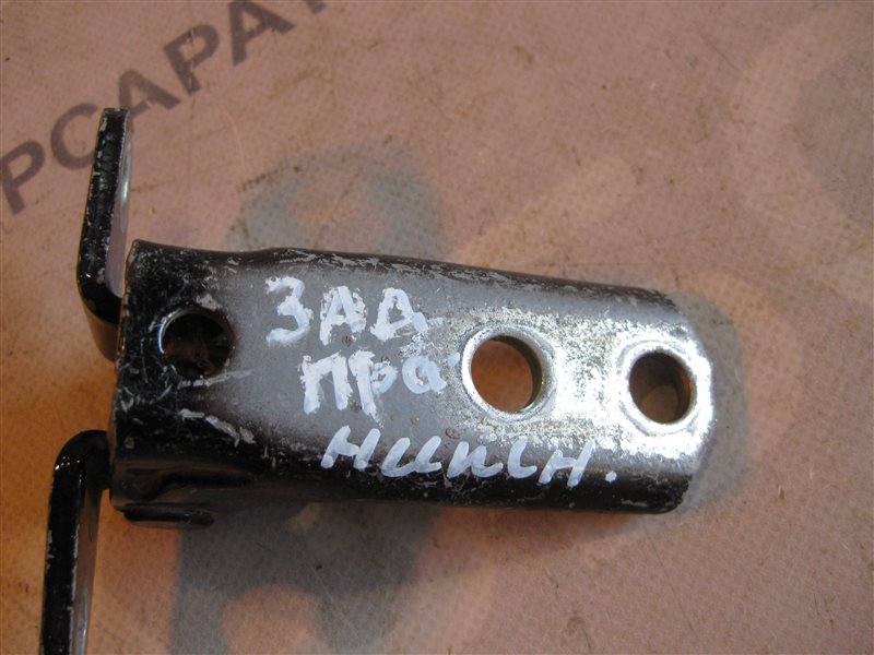 Петля двери нижняя Mitsubishi Lancer 10 2007 седан