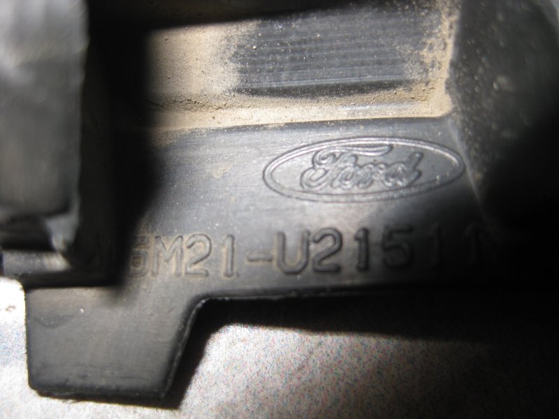 Уплотнитель стекла двери Ford Galaxy 2006