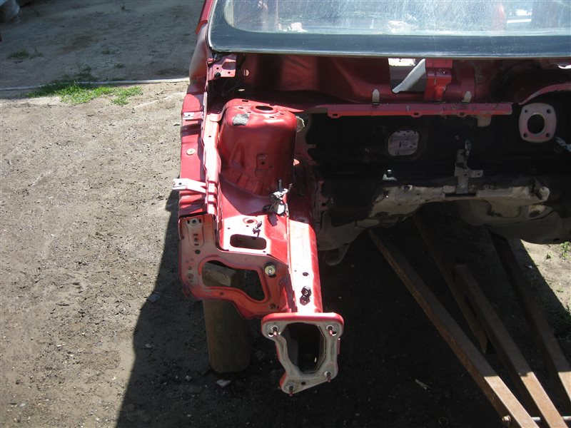 Четверть передняя правая Ford Focus 2007 хэтчбек