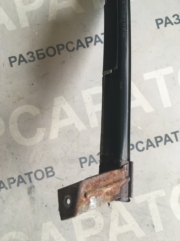 Уплотнитель стекла двери Nissan Almera N16 2005 хэтчбек