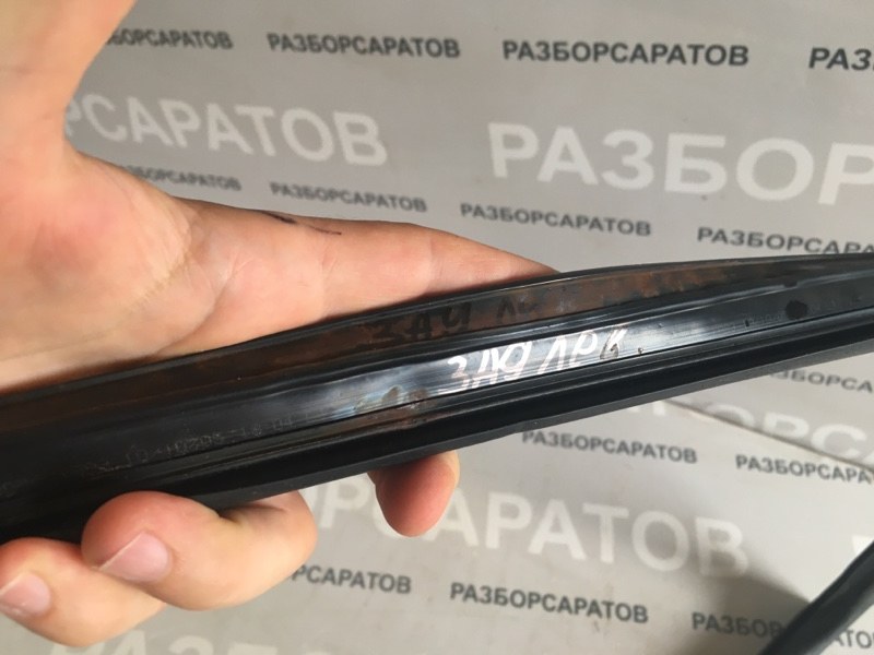 Уплотнитель стекла двери Nissan Almera N16 2005 хэтчбек