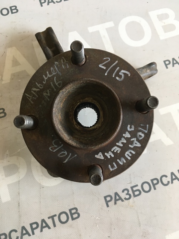 Кулак со ступицей Nissan Almera N16 2005 хэтчбек
