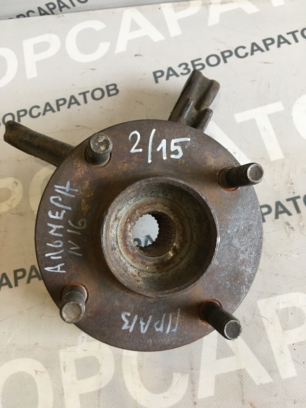 Кулак со ступицей Nissan Almera N16 2005 хэтчбек