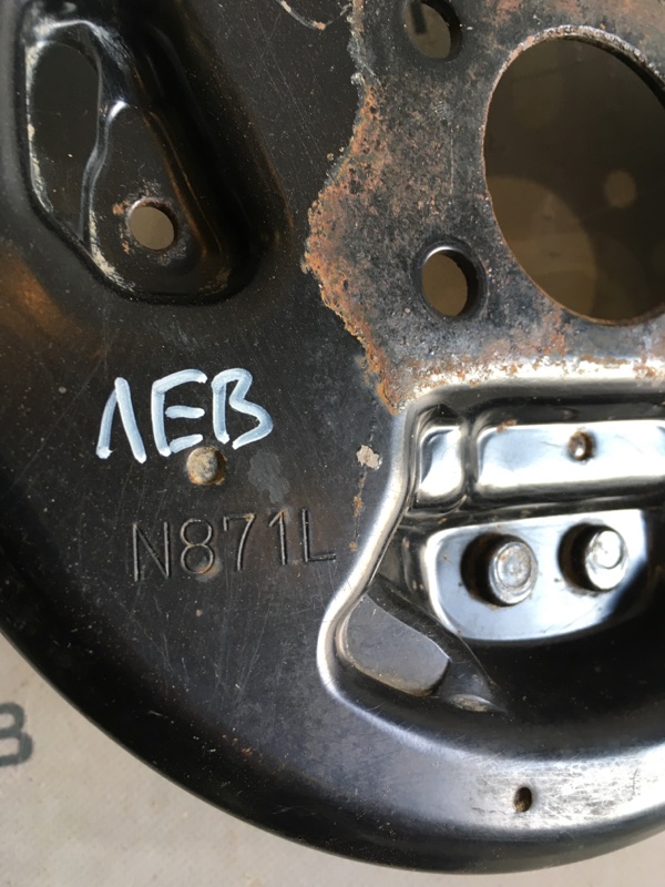 Щит опорный Nissan Almera N16 2005 хэтчбек