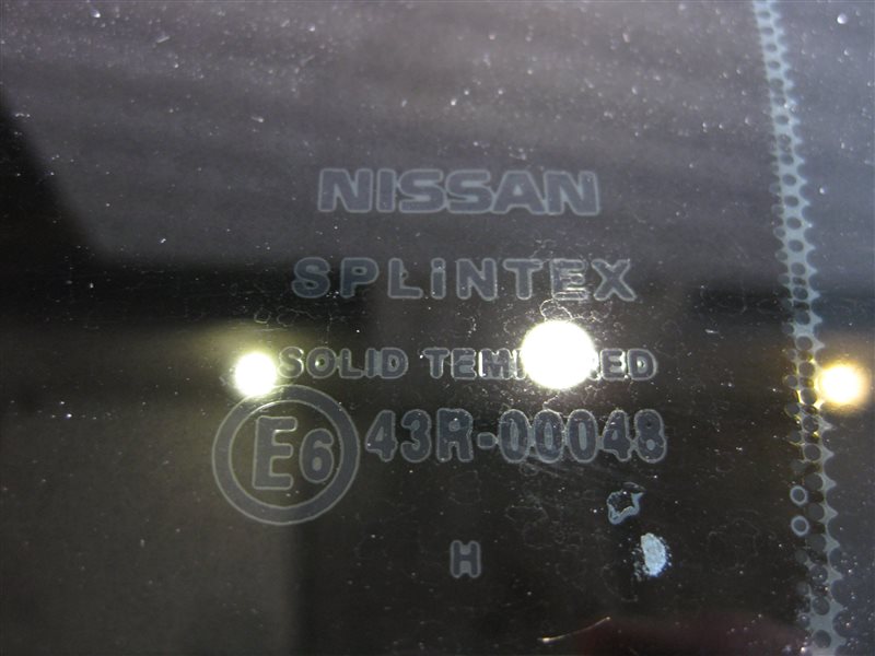 Форточка Nissan Primera P12 2003 хэтчбек