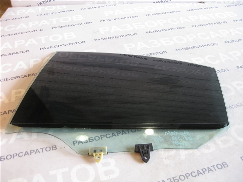 Стекло двери Nissan Primera P12 2003 хэтчбек