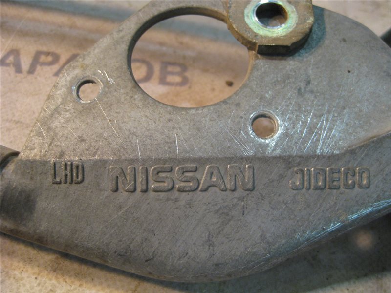 Трапеция стеклоочистителей Nissan Primera P12 2003 хэтчбек