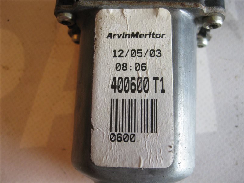 Моторчик стеклоподъемника Nissan Primera P12 2003 хэтчбек