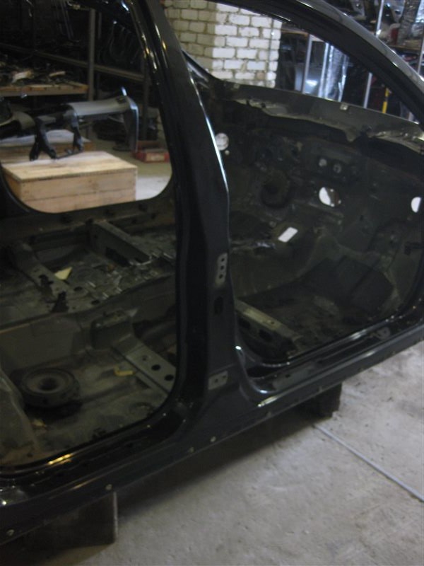 Стойка средняя Nissan Primera P12 2003 хэтчбек