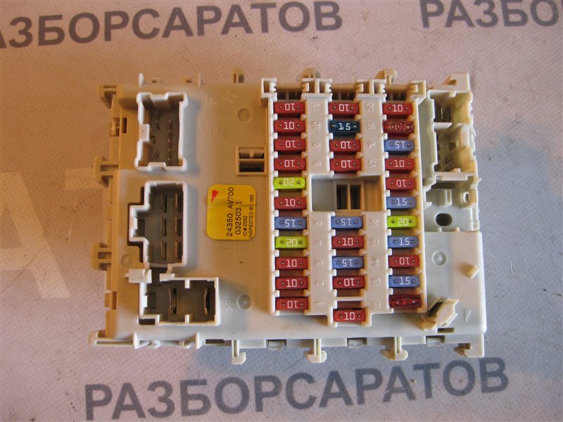 Блок предохранителей салона Nissan Primera P12 2003 хэтчбек