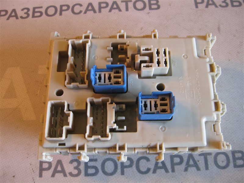 Блок предохранителей салона Nissan Primera P12 2003 хэтчбек
