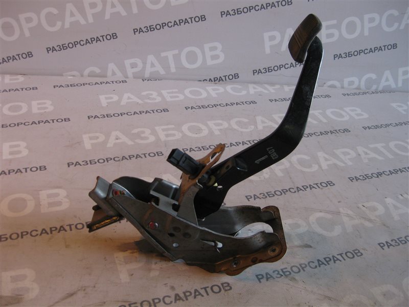 Педаль тормоза Nissan Primera P12 2003 хэтчбек