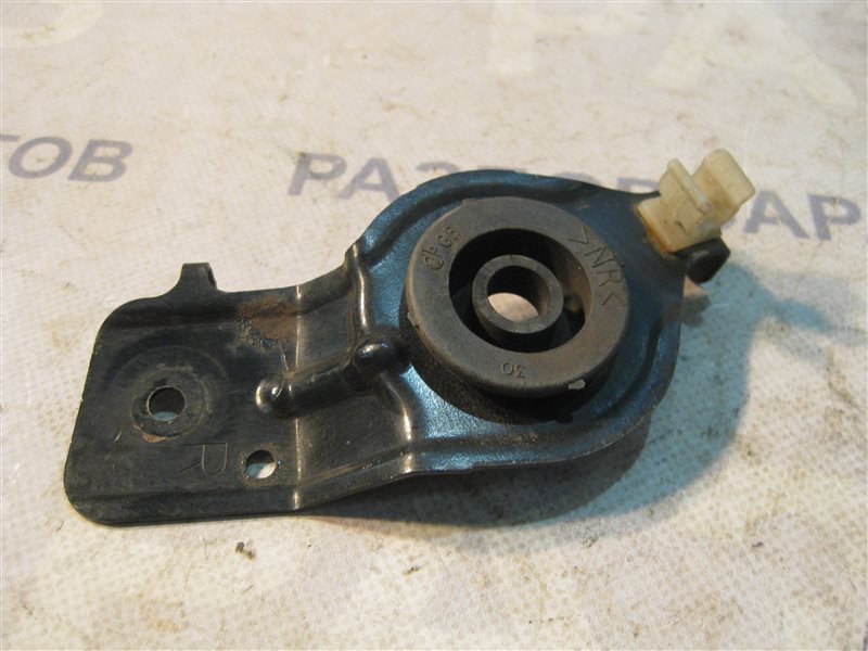 Кронштейн радиатора Nissan Primera P12 2003 хэтчбек