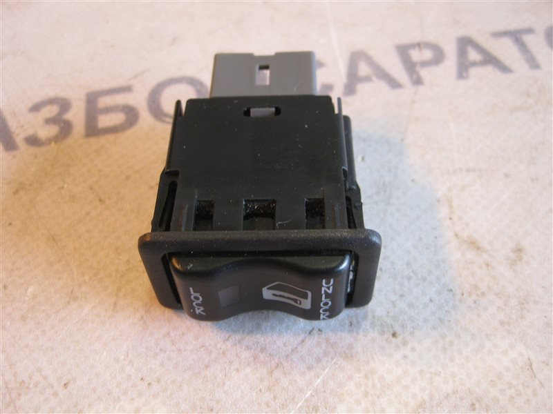 Кнопка центрального замка Nissan Primera P12 2003 хэтчбек