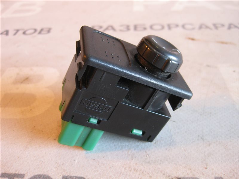 Переключатель регулировки зеркала Nissan Primera P12 2003 хэтчбек