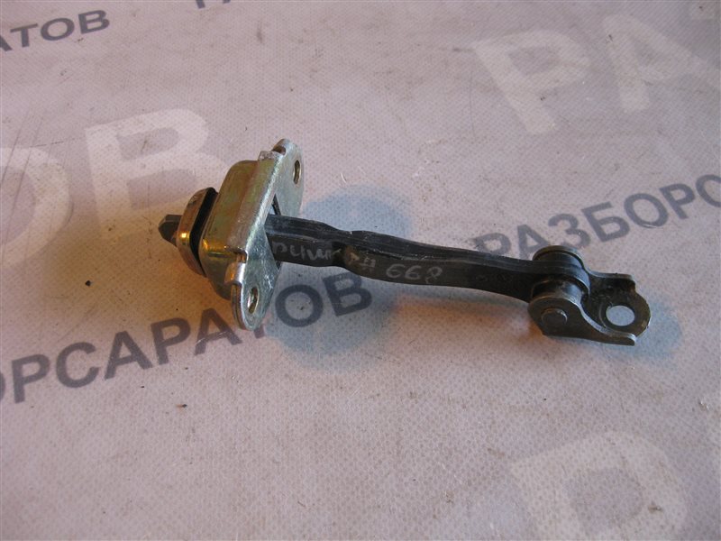 Ограничитель двери Nissan Primera P12 2003 хэтчбек