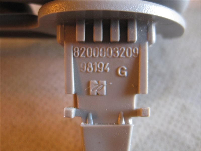 Ручка потолка с крючком Nissan Primera P12 2003 хэтчбек