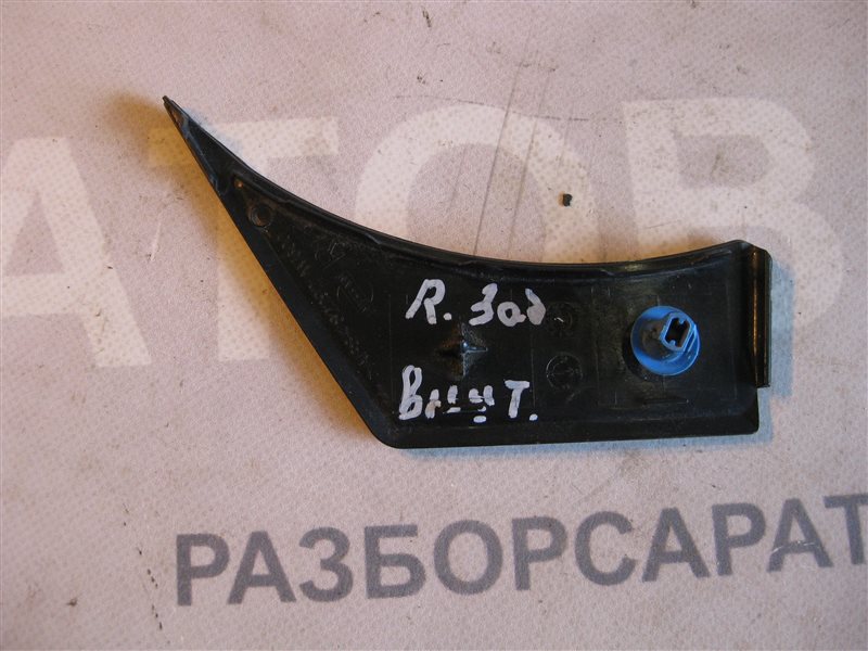 Накладка двери ( уголок ) Nissan Primera P12 2003 хэтчбек