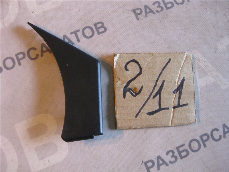 Накладка двери ( уголок ) Nissan Primera P12 2003 хэтчбек