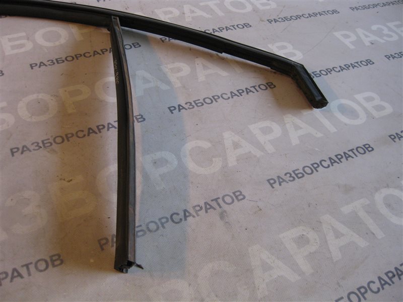 Уплотнитель стекла двери Nissan Primera P12 2003 хэтчбек
