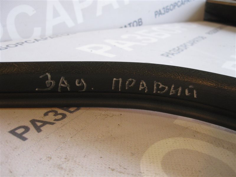 Уплотнитель проема двери Nissan Primera P12 2003 хэтчбек