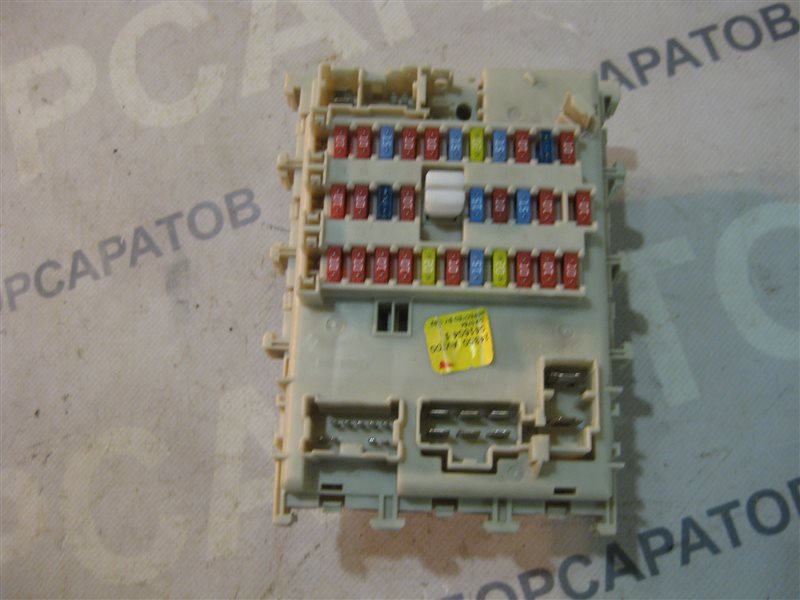 Блок предохранителей салона Nissan Primera P12 2004 седан
