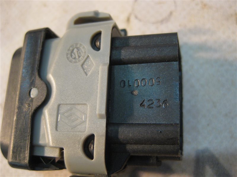 Кнопка обогрева сидений Nissan Primera P12 2004 седан